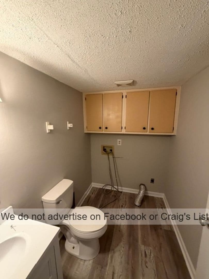 Fayetteville House: 1568 Rossmore Drive