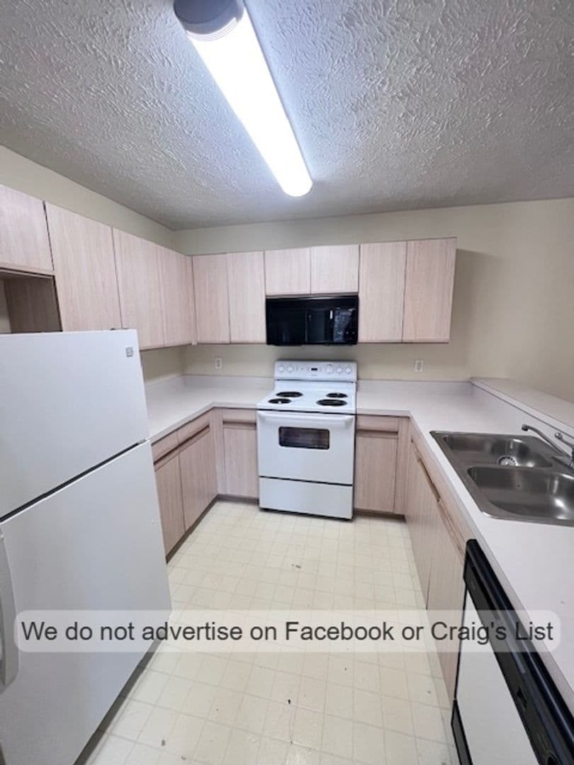 Fayetteville Apartment: 1836 Sardonyx Road