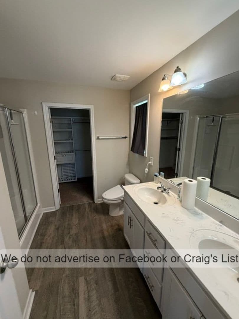 Fayetteville House: 2350 Spinning Wheel Road