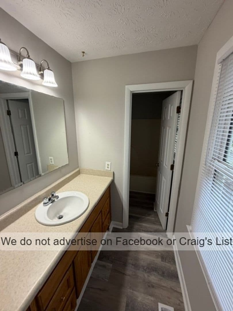 Fayetteville House: 1568 Rossmore Drive