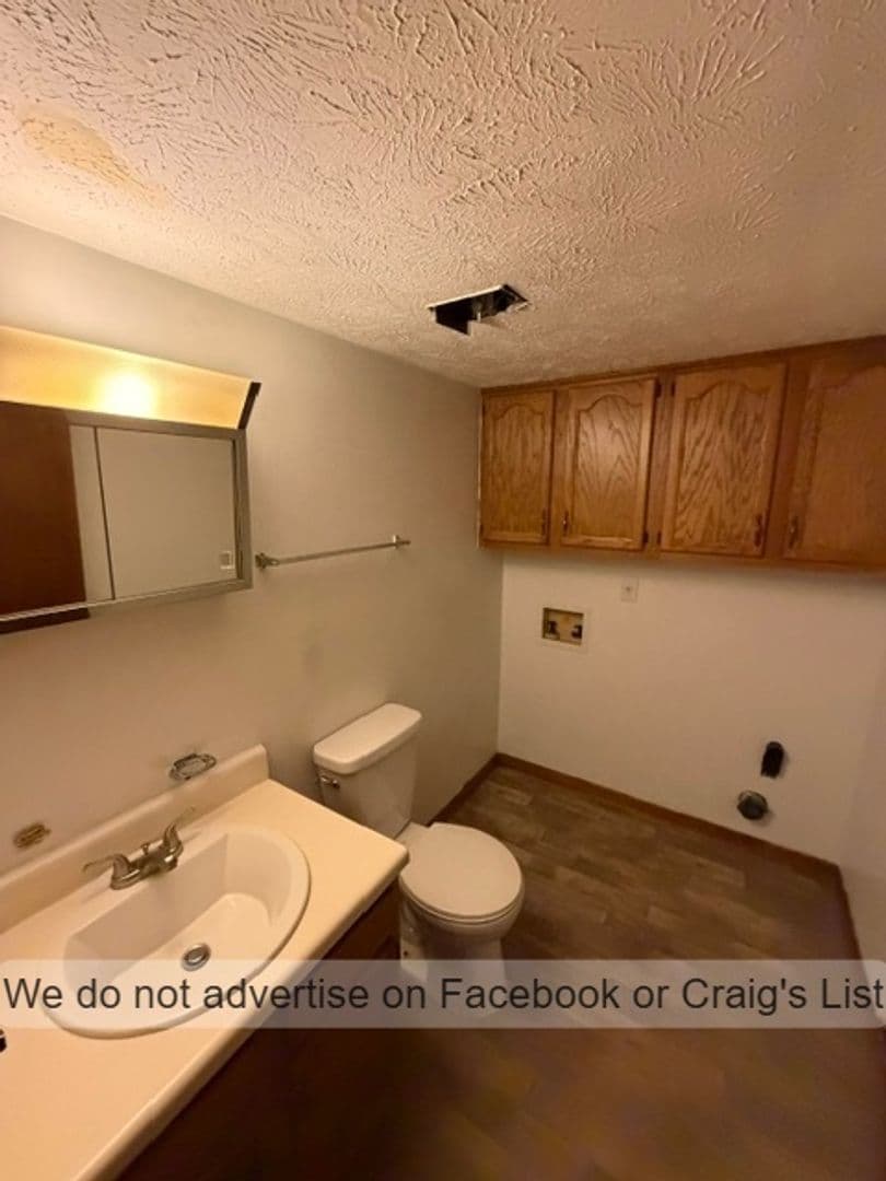 Fayetteville House: 7796 Adrian Drive