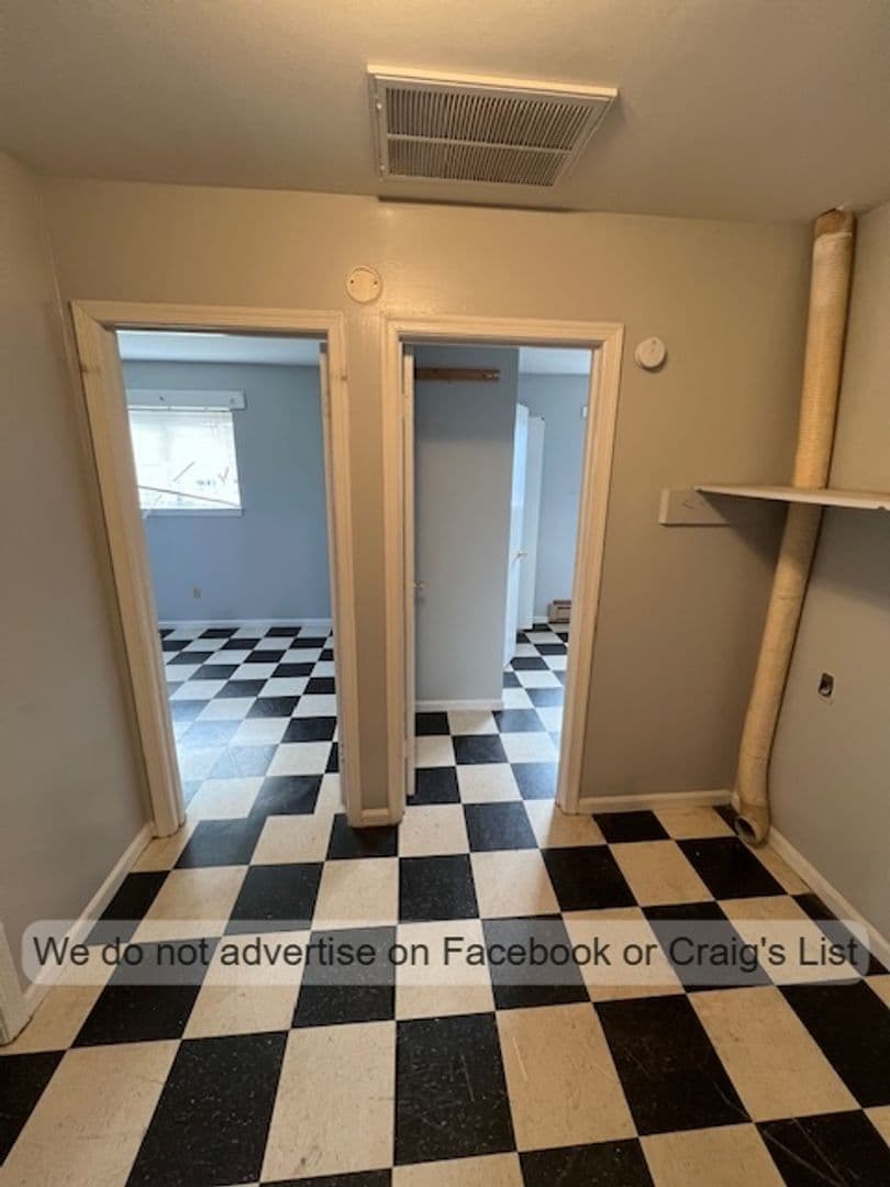 Fayetteville House: 650 Walker Street