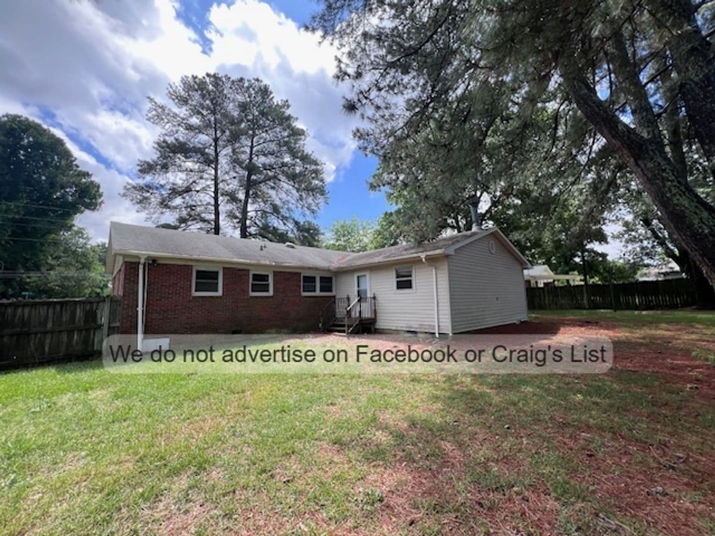 Fayetteville House: 219 N Ingleside Drive