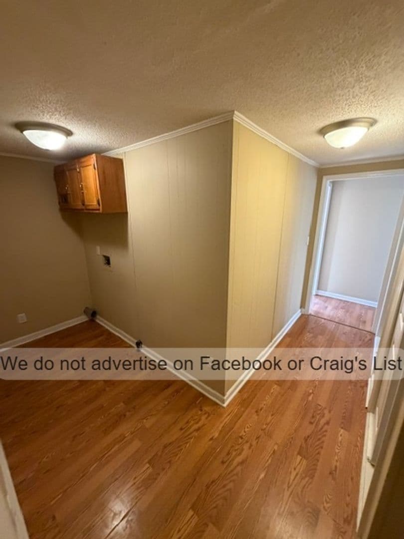 Fayetteville House: 2817 Pine Springs Drive
