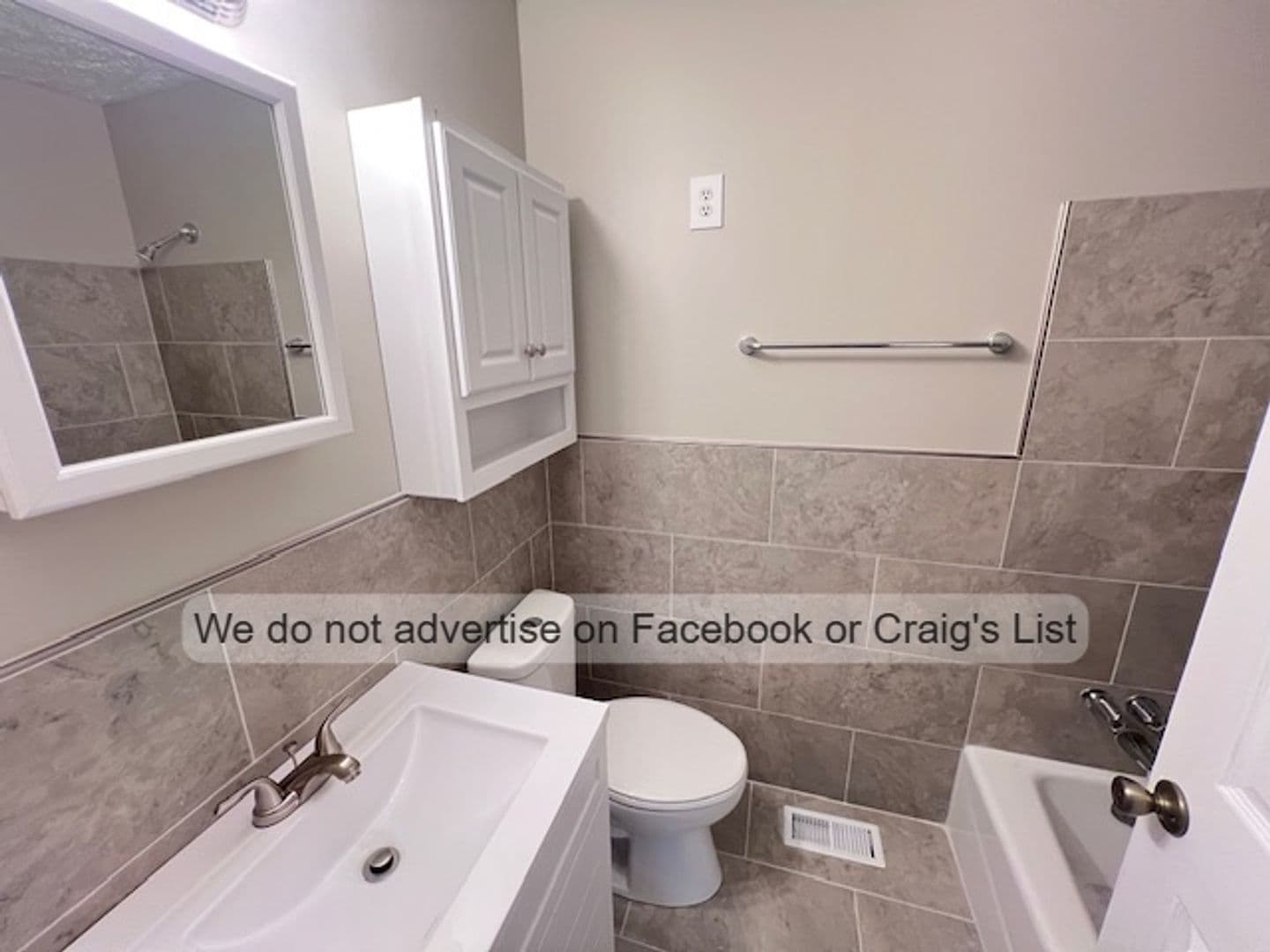 Fayetteville House: 219 N Ingleside Drive