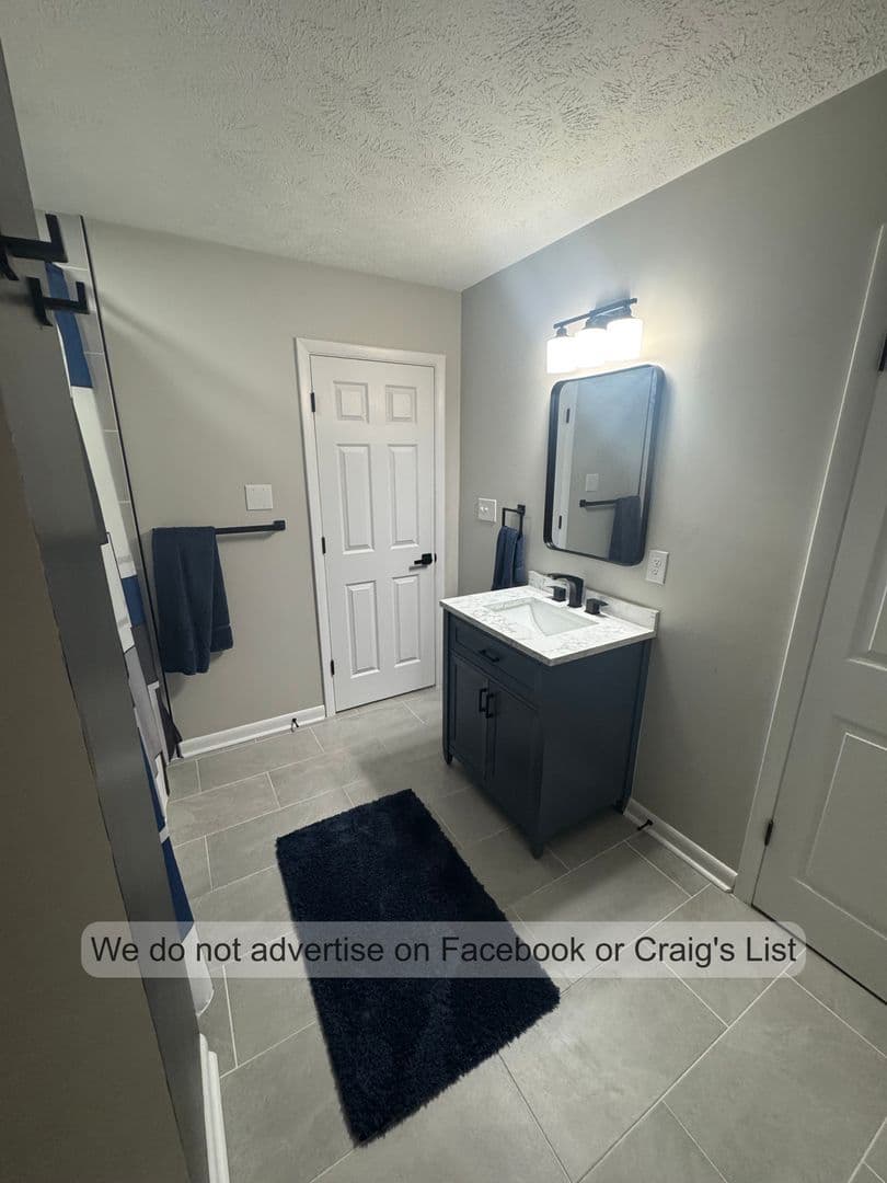 Fayetteville House: 6612 Vaughn Road