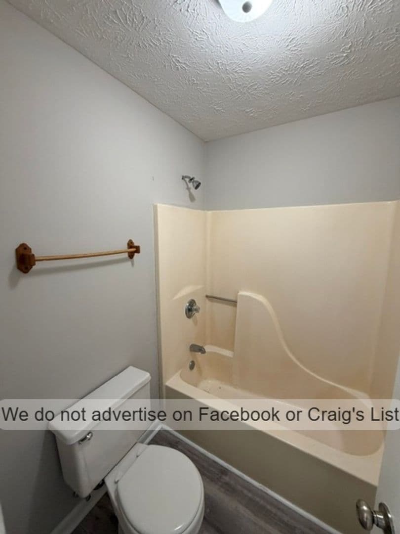 Fayetteville House: 1568 Rossmore Drive
