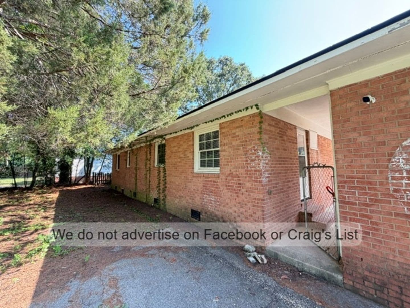 Fayetteville House: 806 Hicks Avenue