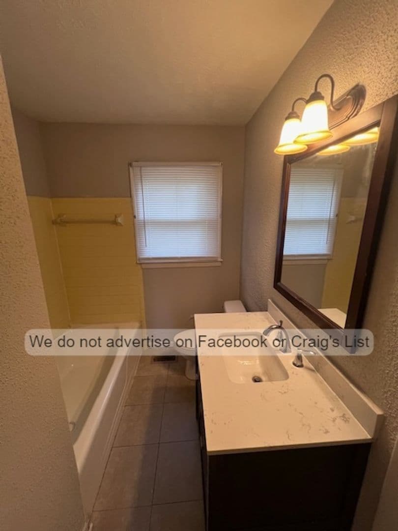 Fayetteville House: 1710 Gardenia Avenue
