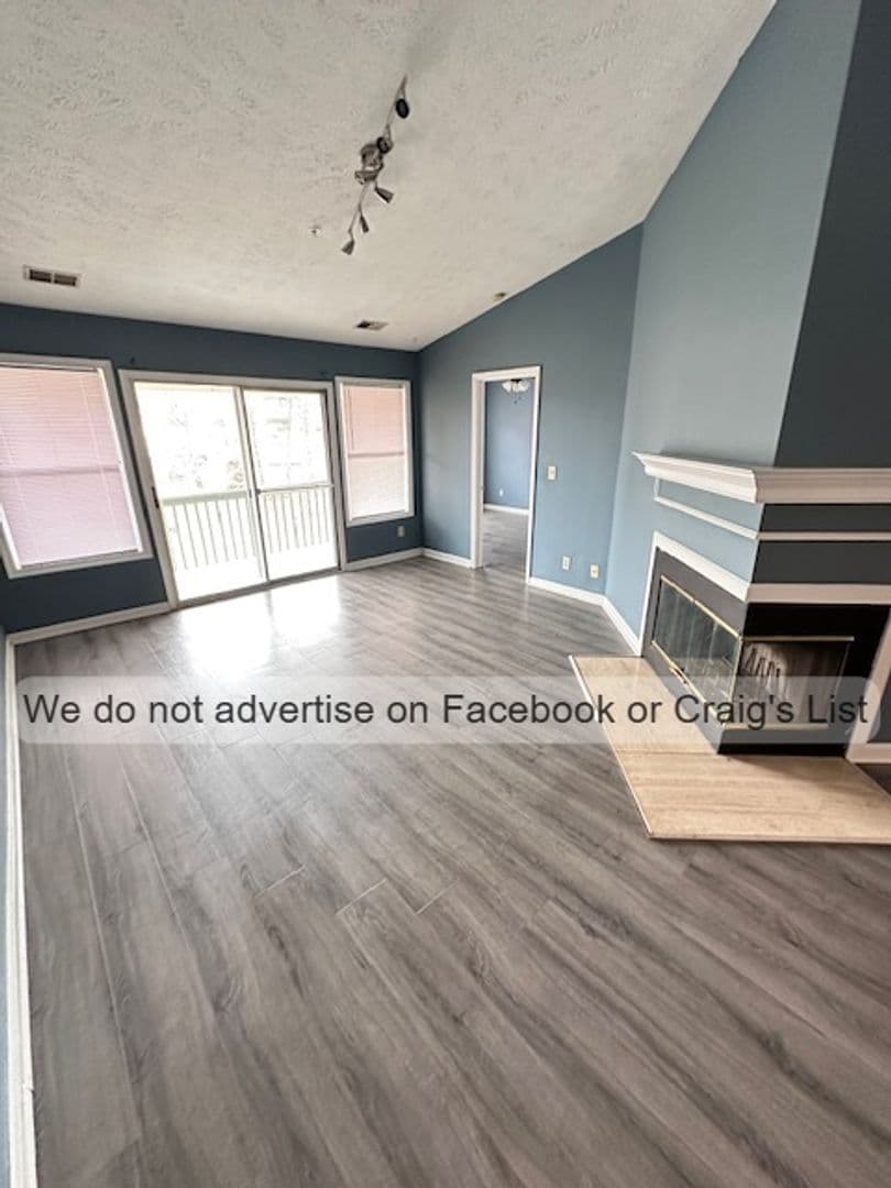 Fayetteville House: 946-10 Stewart's Creek Drive