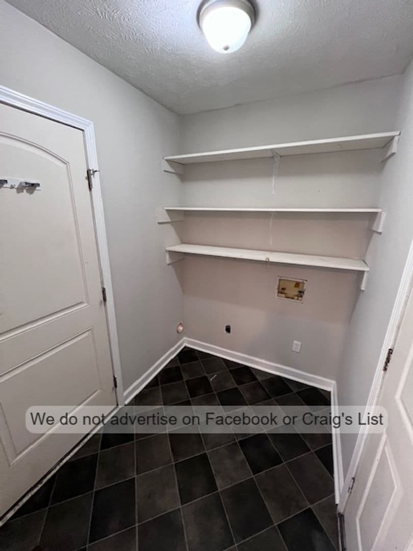 Fayetteville House: 7105 Priego Place