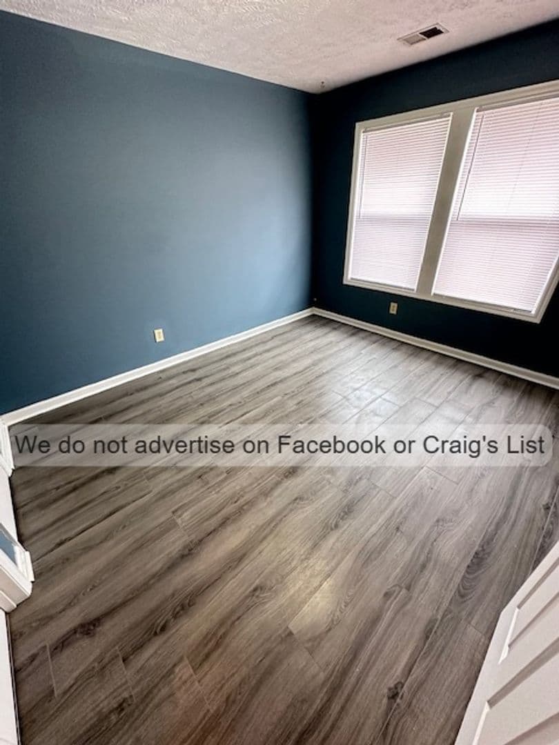 Fayetteville House: 946-10 Stewart's Creek Drive