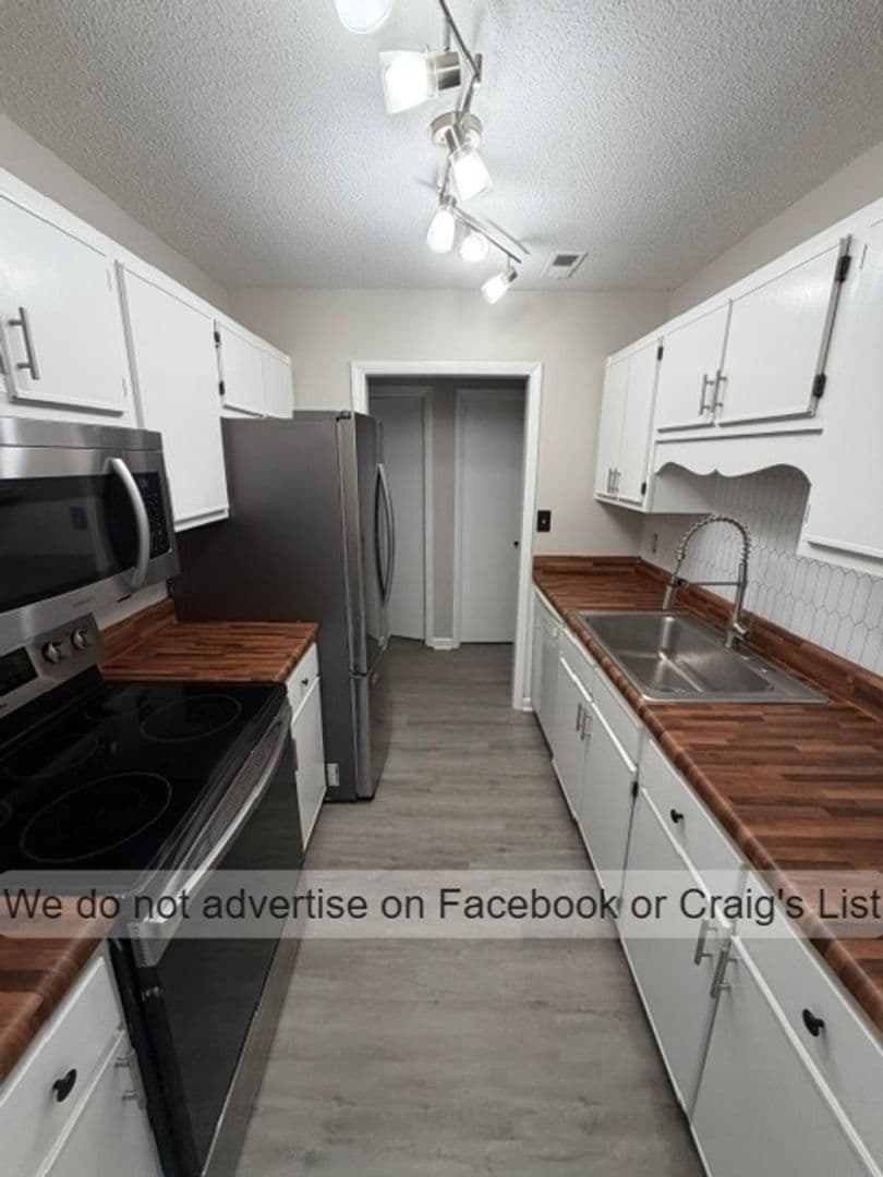 Spring Lake House: 209 Eppingdale Drive