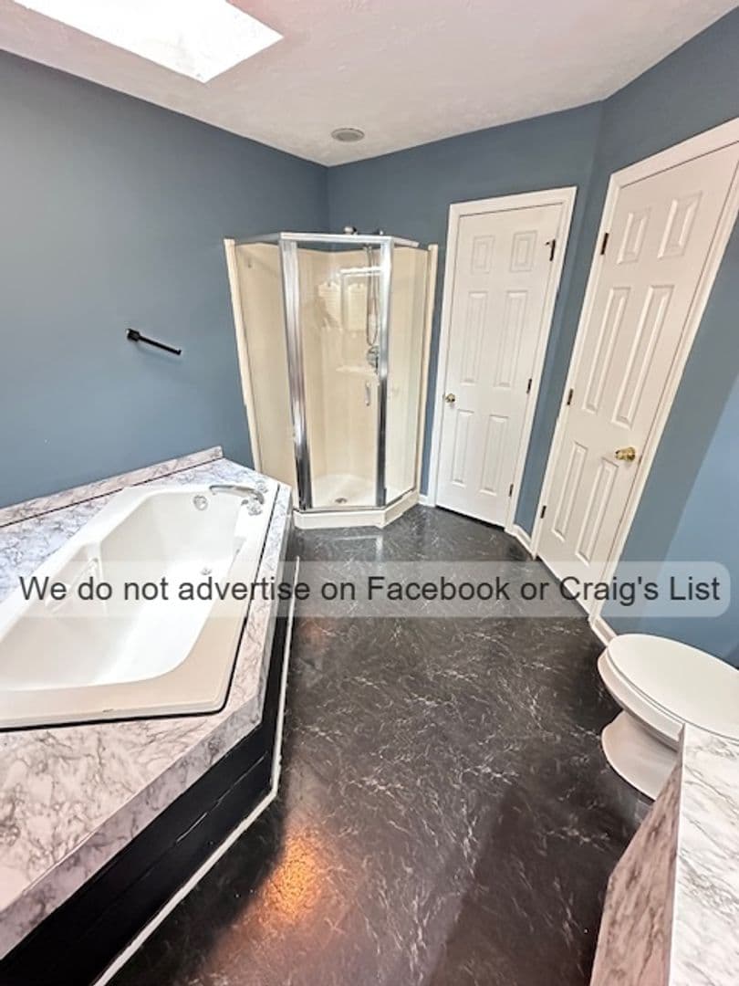 Fayetteville House: 946-10 Stewart's Creek Drive