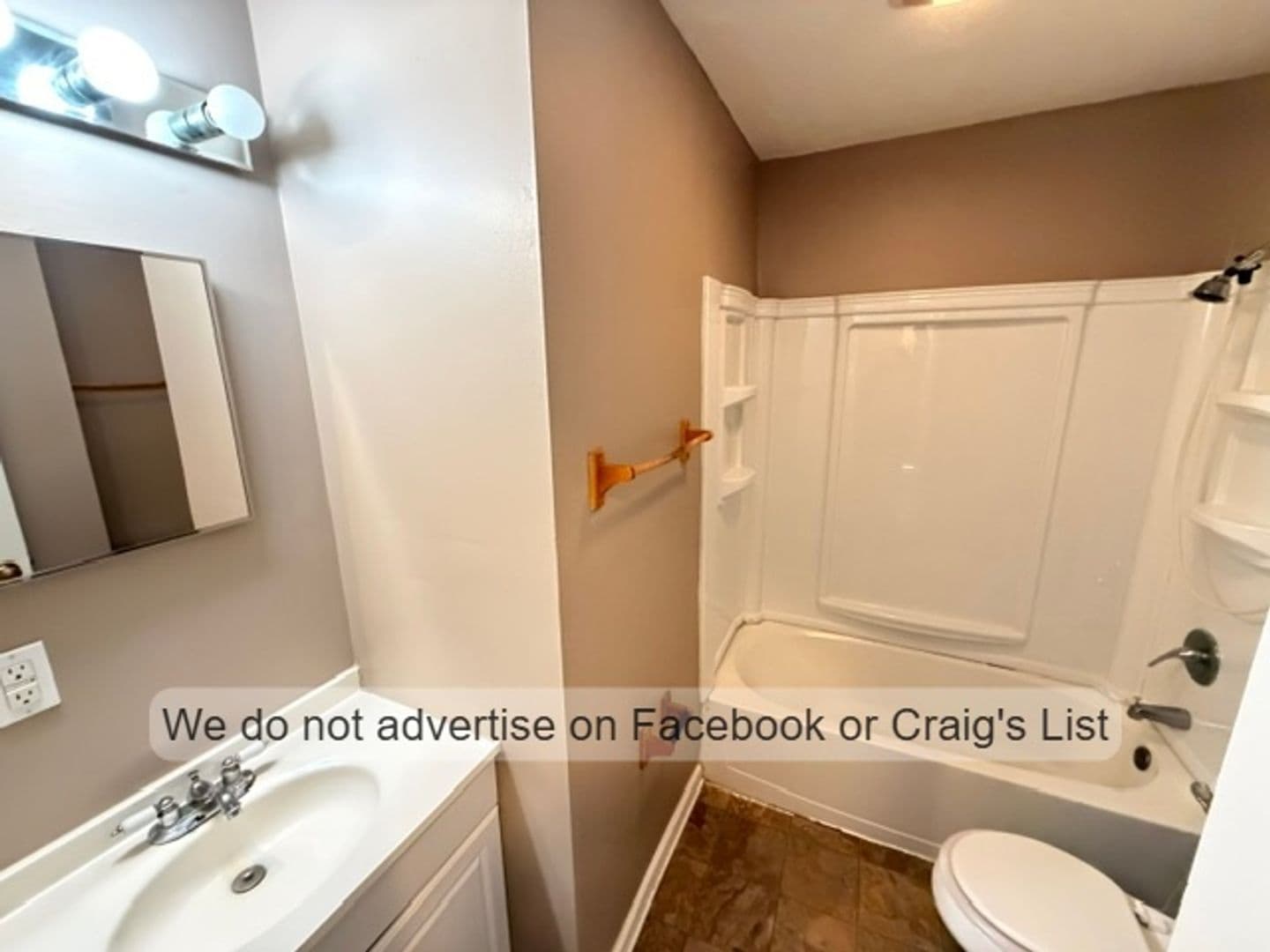 Fayetteville House: 806 Hicks Avenue