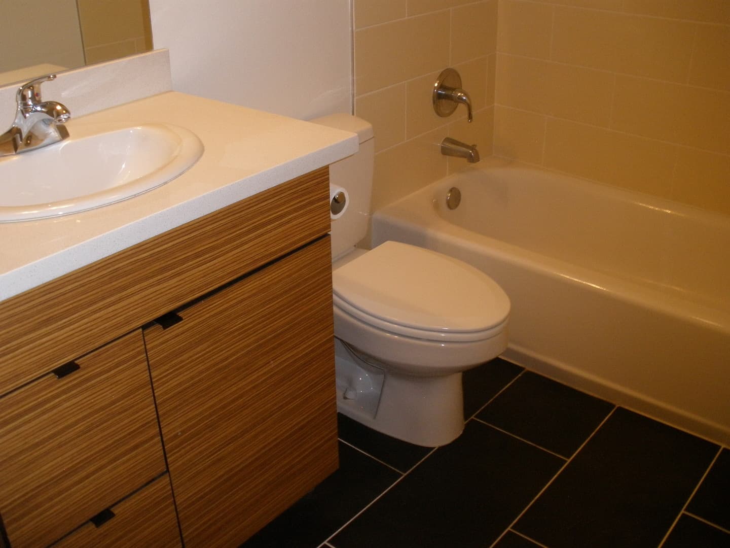 Seattle Apartment: 1404 25th Ave Apt#1-11