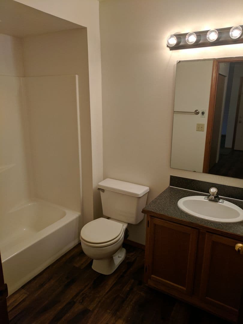 Bellingham Apartment: 3903-3911 Flynn St.