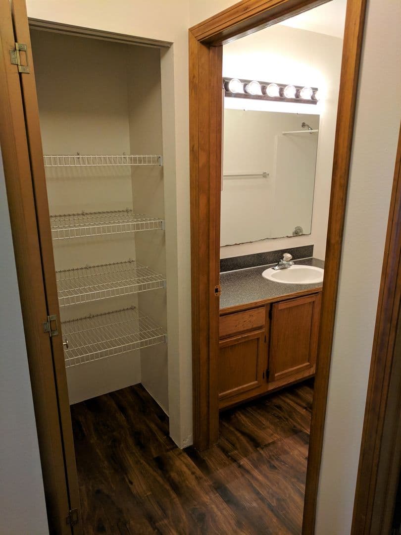 Bellingham Apartment: 3903-3911 Flynn St.