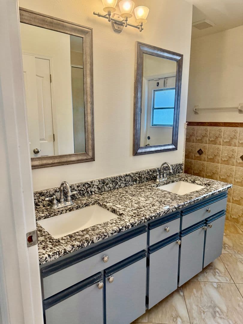 Davenport House: 5624 Mandarin Ct