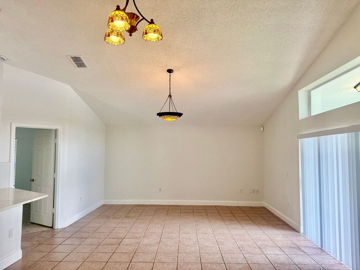Davenport House: 236 Queen Mary Dr
