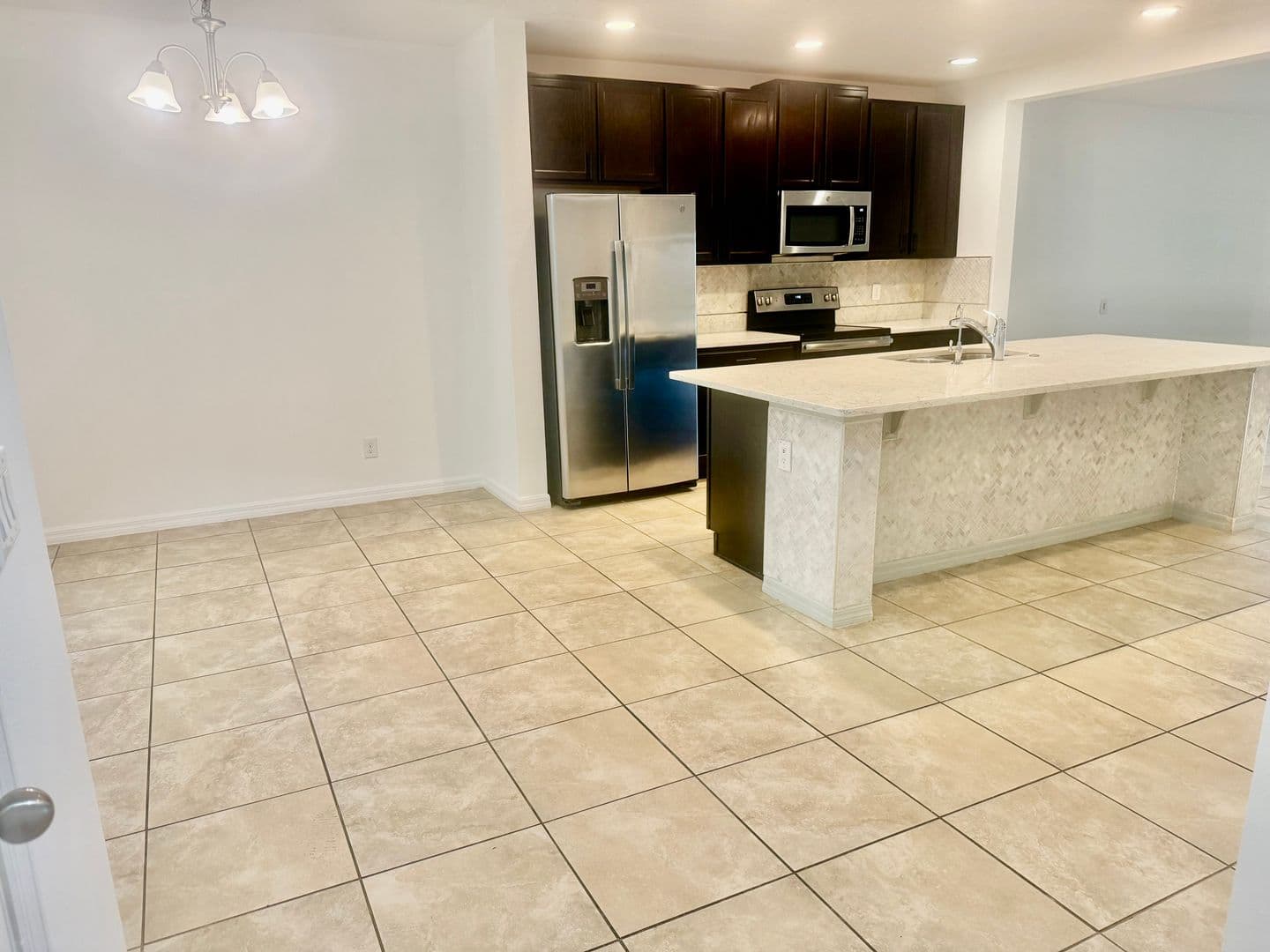 Davenport Townhome: 251 Annabelle Way
