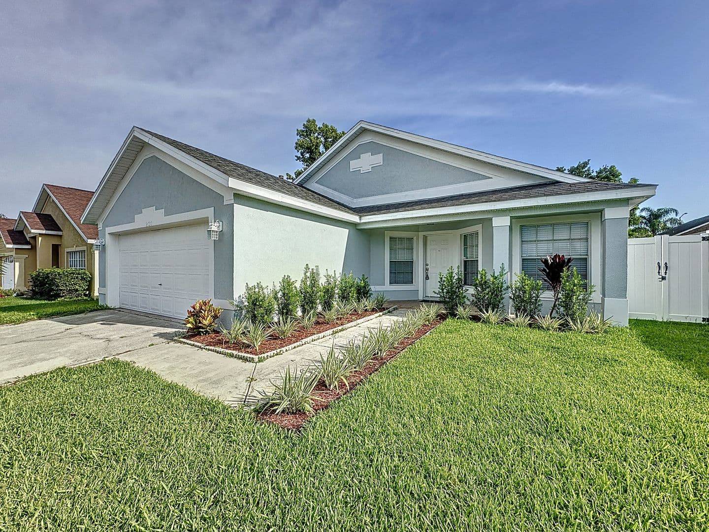 Davenport House: 236 Queen Mary Dr