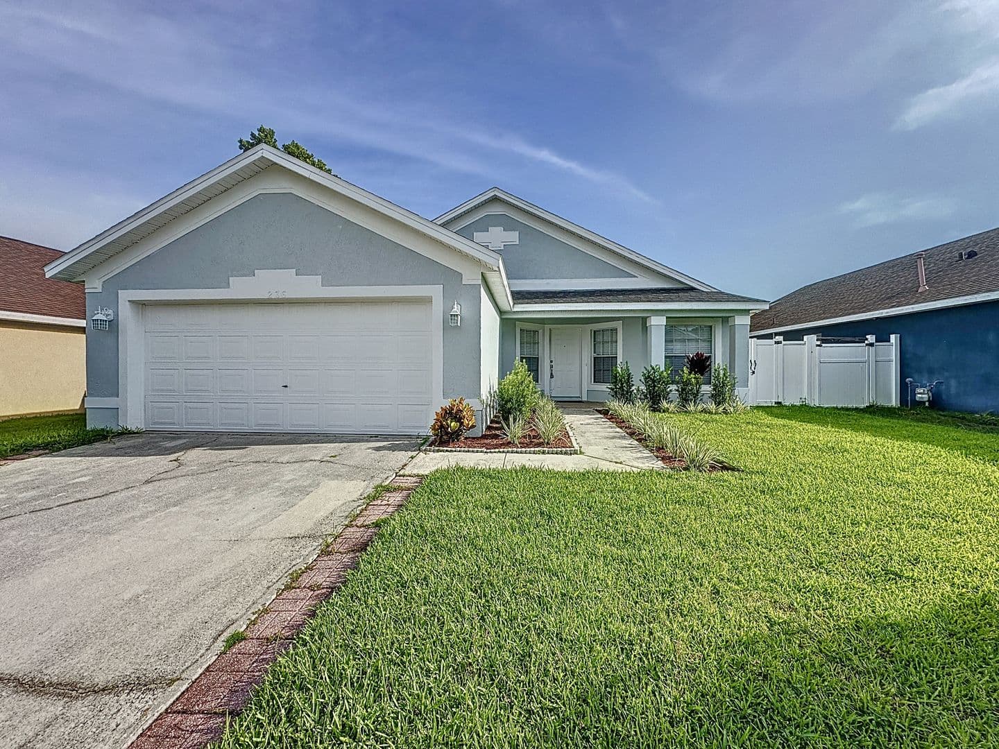 Davenport House: 236 Queen Mary Dr