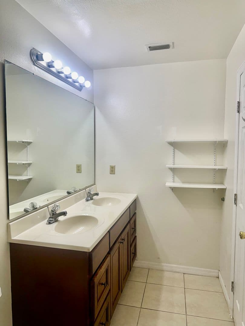 Kissimmee House: 1805 Foxhall Circle