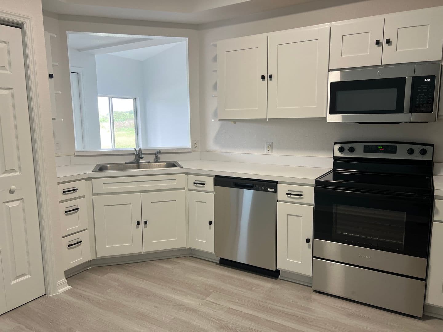 Davenport Condo: 423 Eagle Ridge Dr.