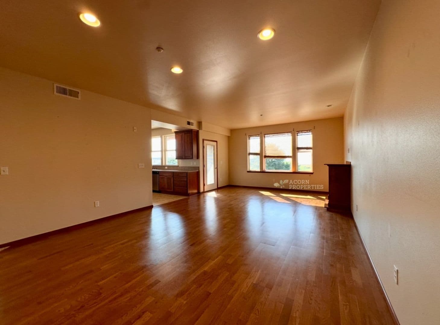 Oak Harbor Condo: 1850 SW Scenic Heights Street #B101