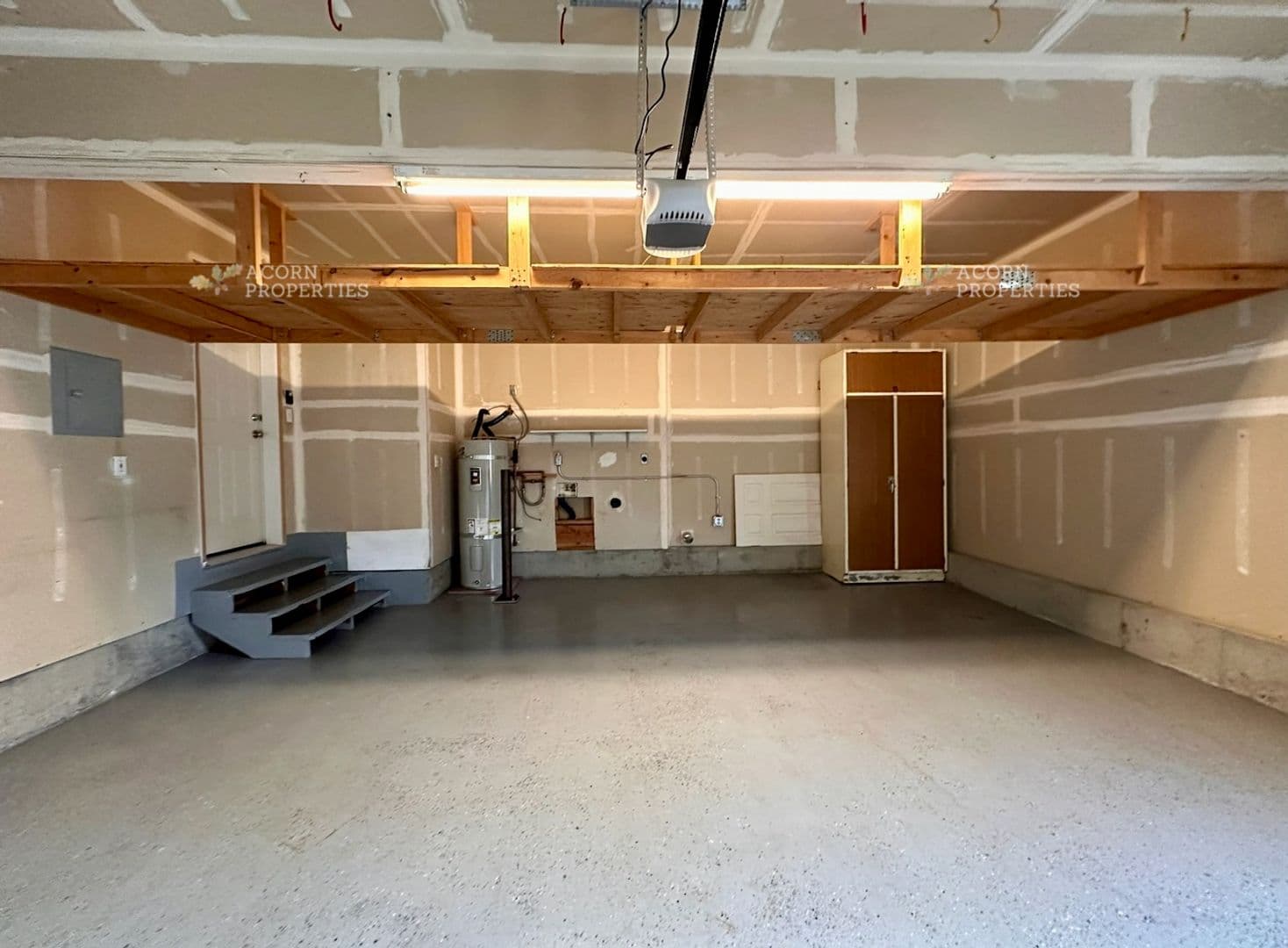 Coupeville House: 402 NW Meadow Court