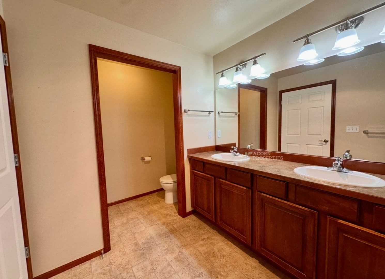 Oak Harbor Condo: 1850 SW Scenic Heights Street #B101