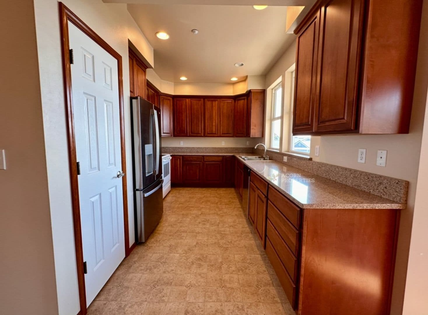 Oak Harbor Condo: 1850 SW Scenic Heights Street #B101