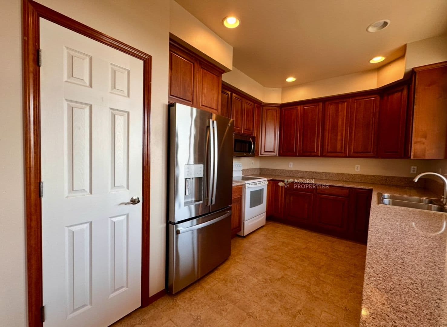 Oak Harbor Condo: 1850 SW Scenic Heights Street #B101