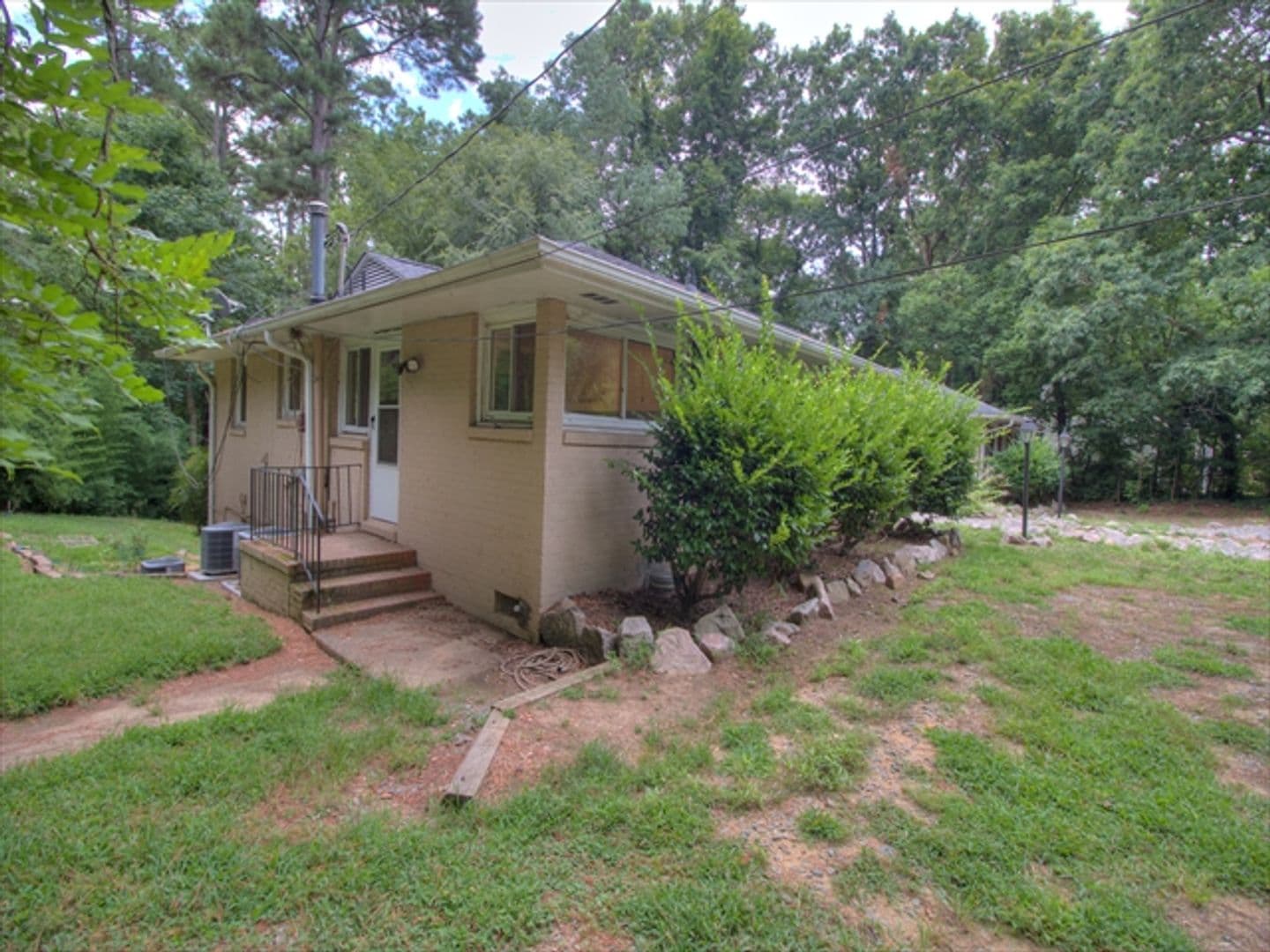 Chapel Hill Apartment: 113 Purefoy Rd