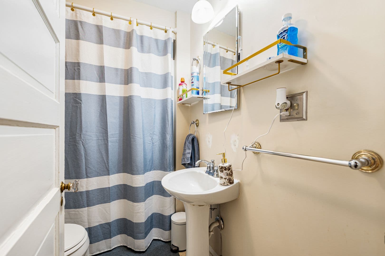 Chapel Hill House: 404 Pittsboro St