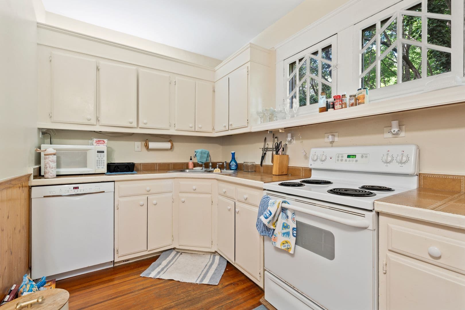 Chapel Hill House: 404 Pittsboro St