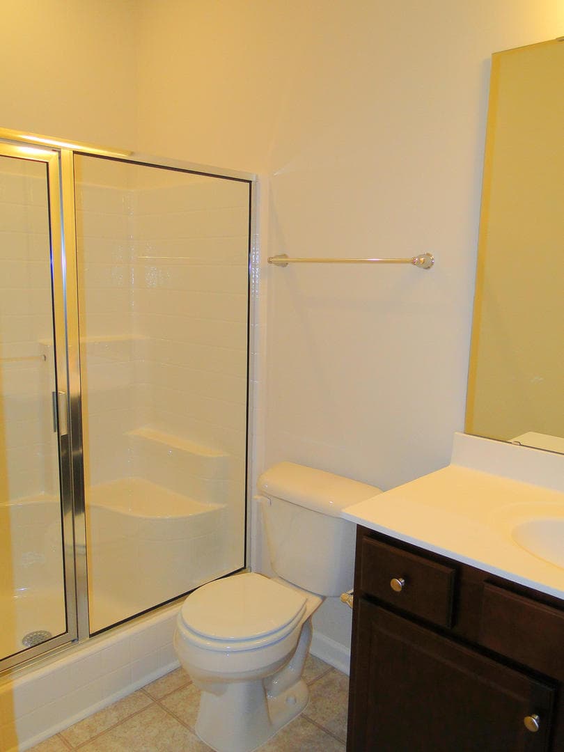 Raleigh House: 8814 Commons Townes Dr