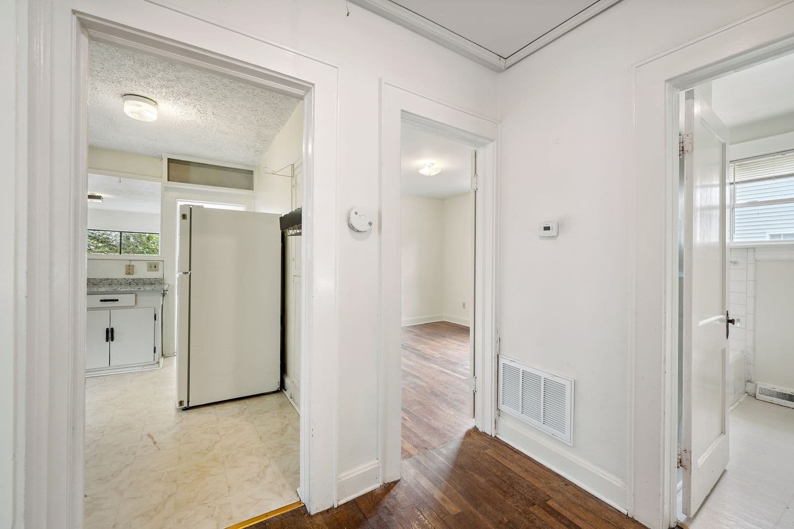 Durham House: 2915 University Dr