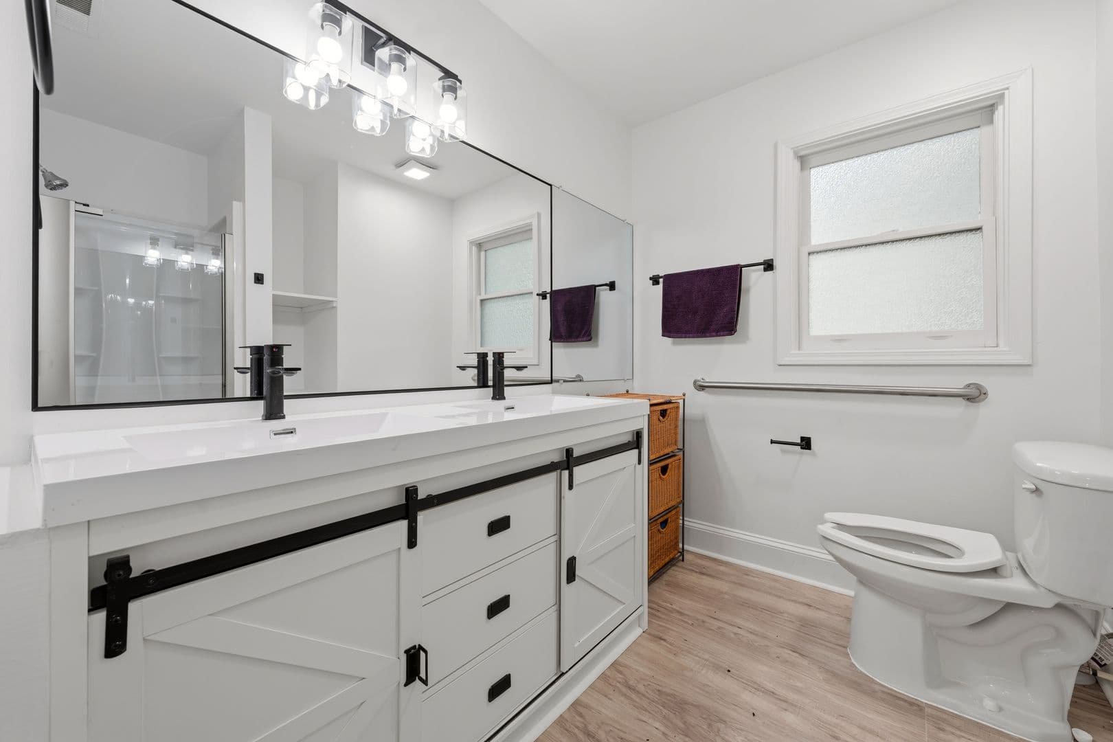Chapel Hill House: 215 N Columbia St