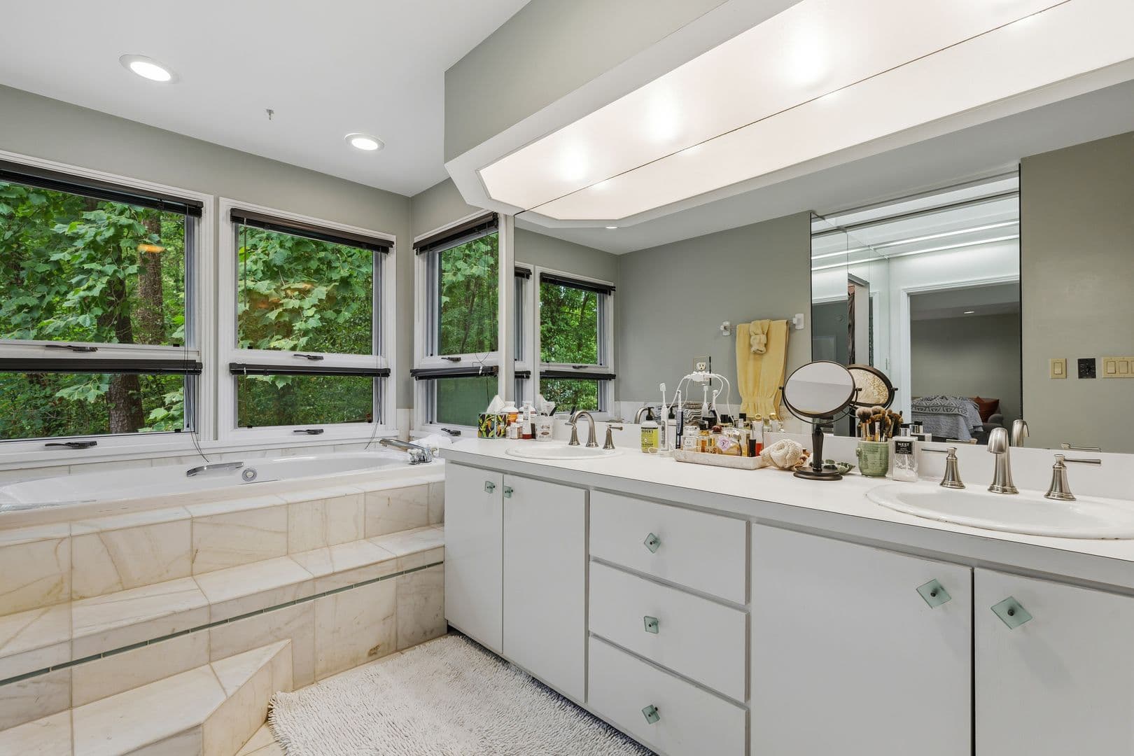 Durham House: 3628 Carlisle Dr