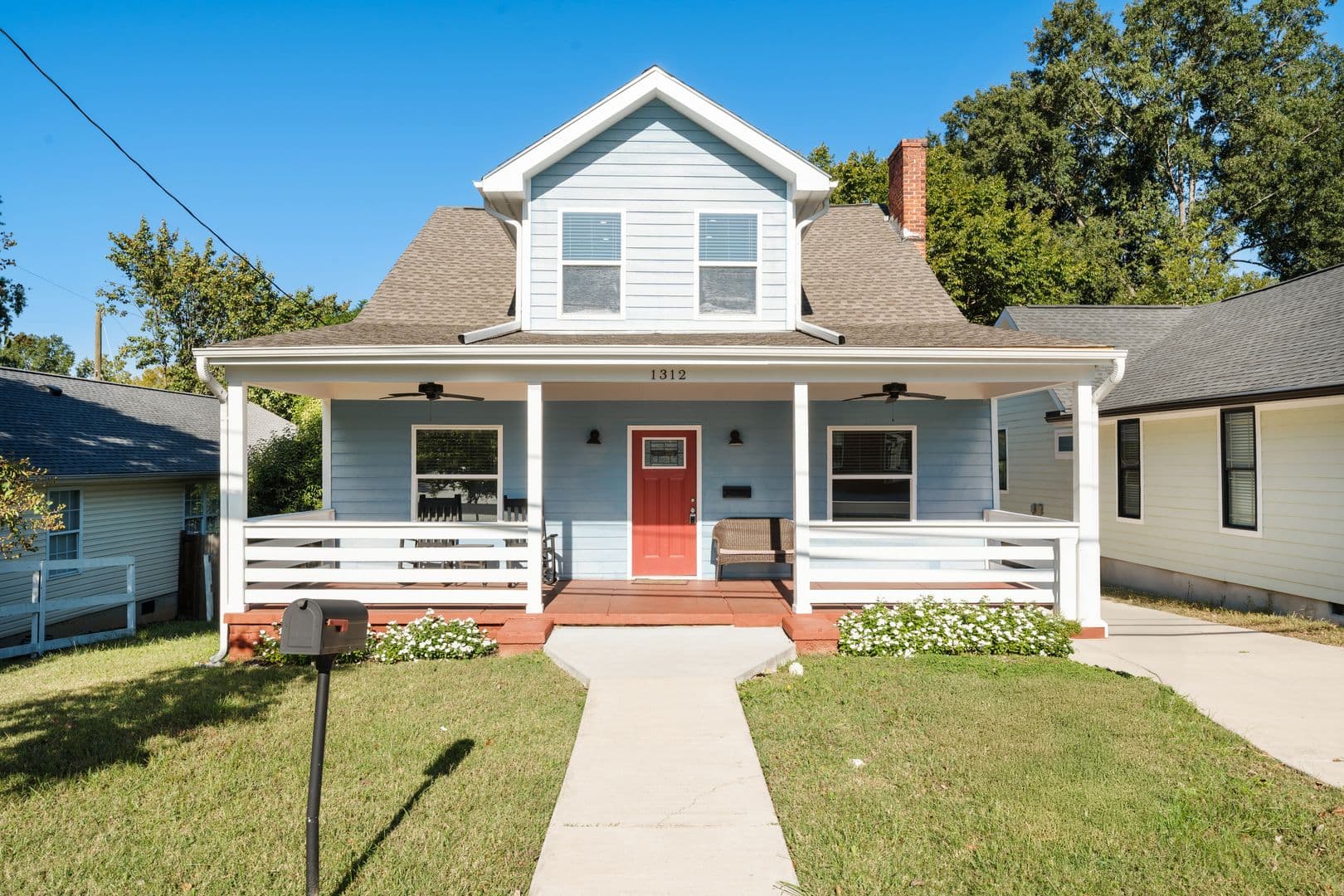 Durham House: 1312 S Roxboro St