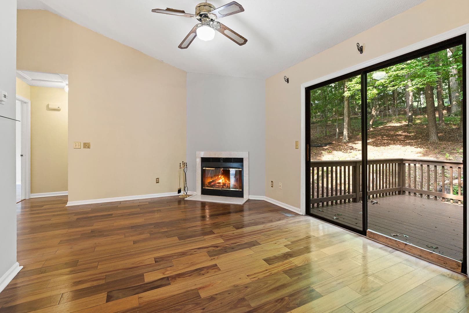 Raleigh House: 7833 Foxwood Dr