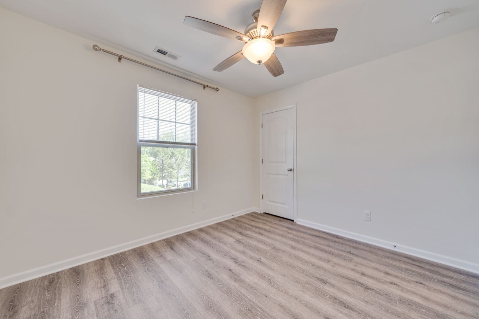 Durham House: 11 Moss Grove Ln