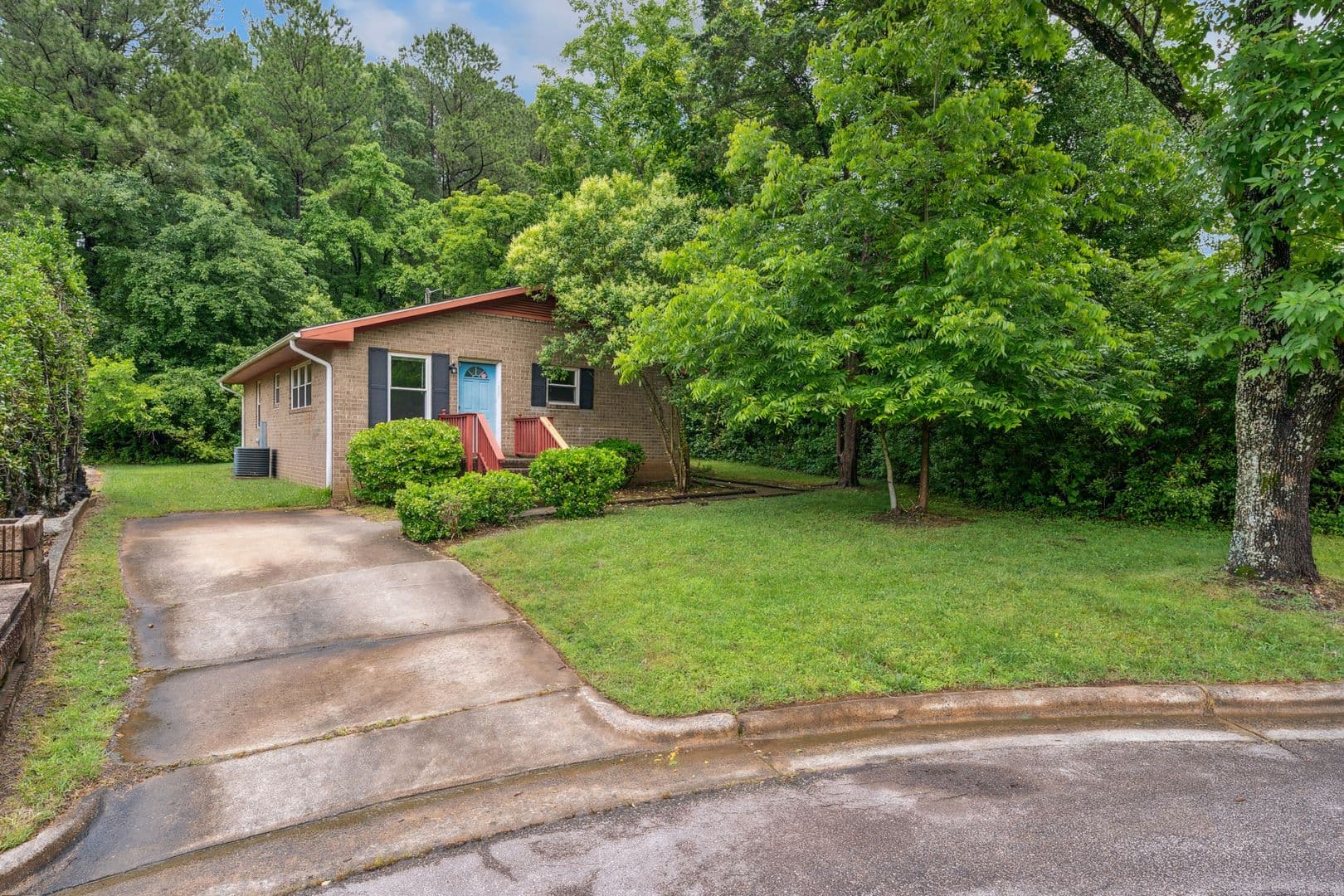 Durham House: 4 Zepher Pl