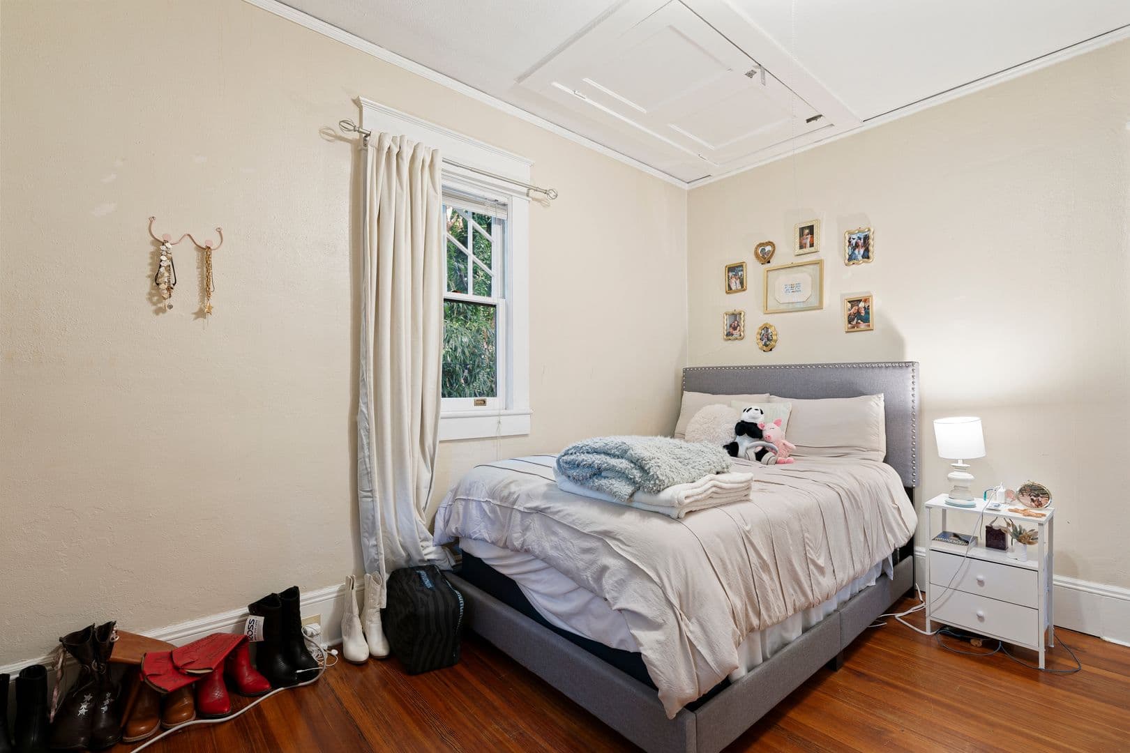 Chapel Hill House: 404 Pittsboro St