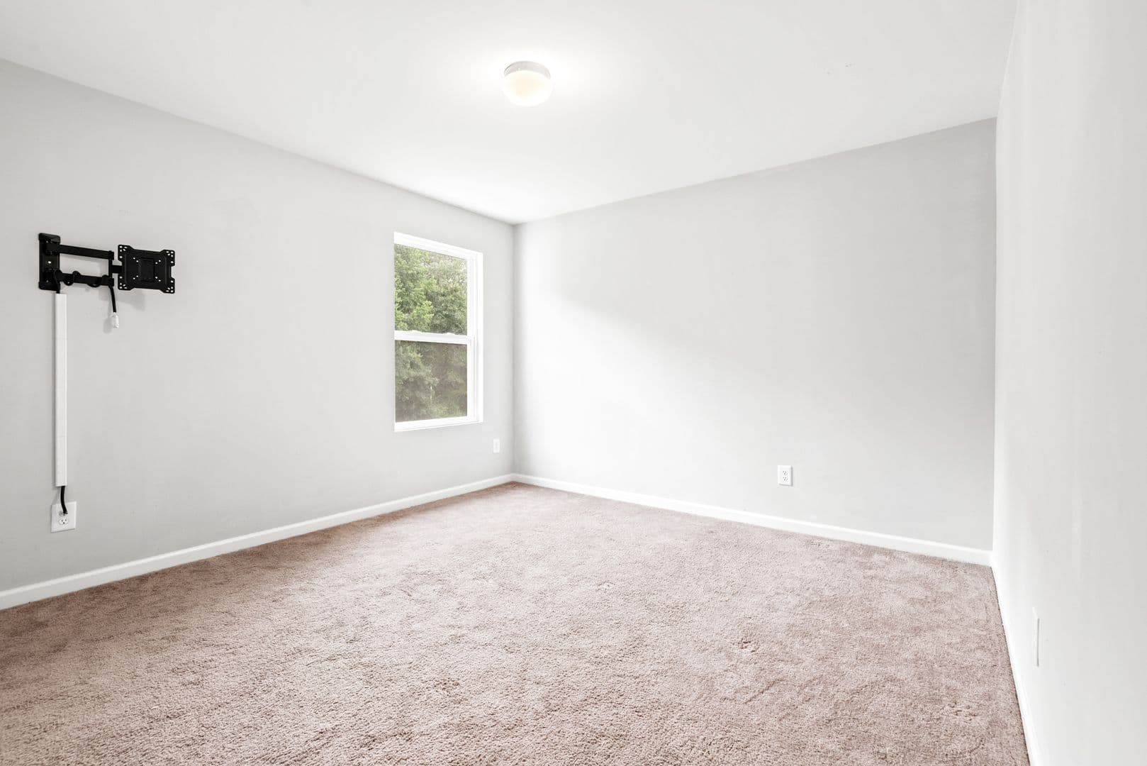 Angier House: 219 Norris Farm Dr