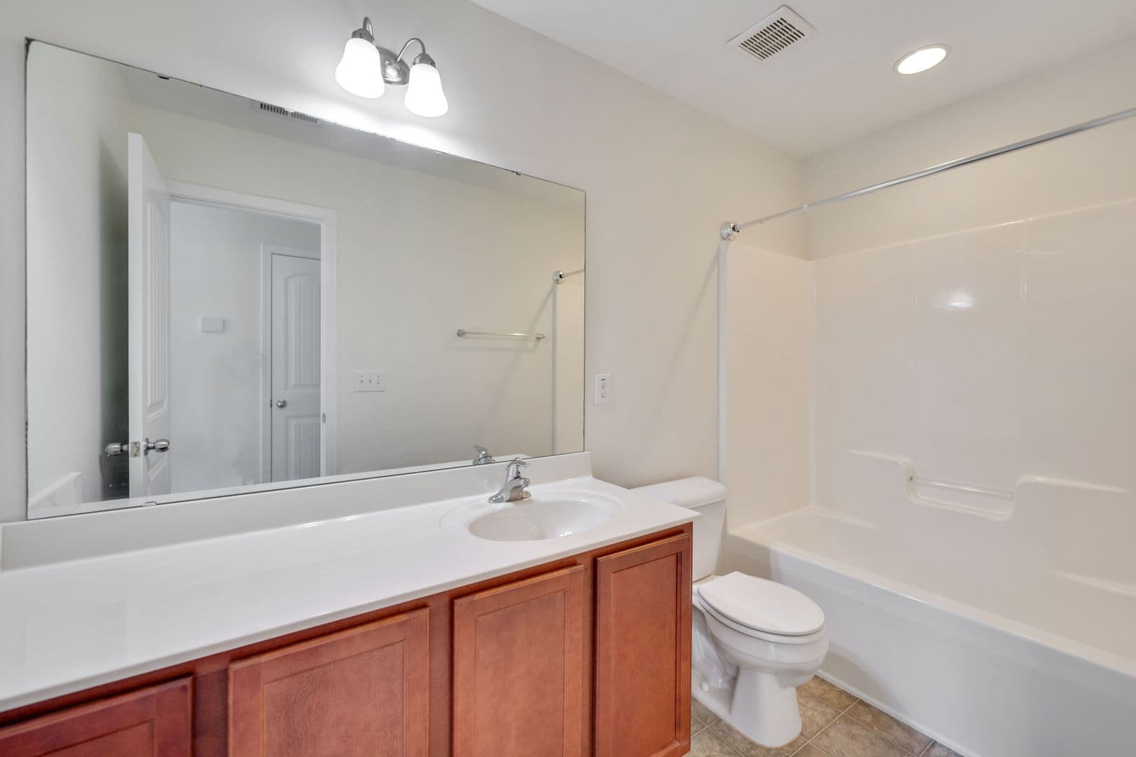 Durham House: 11 Moss Grove Ln