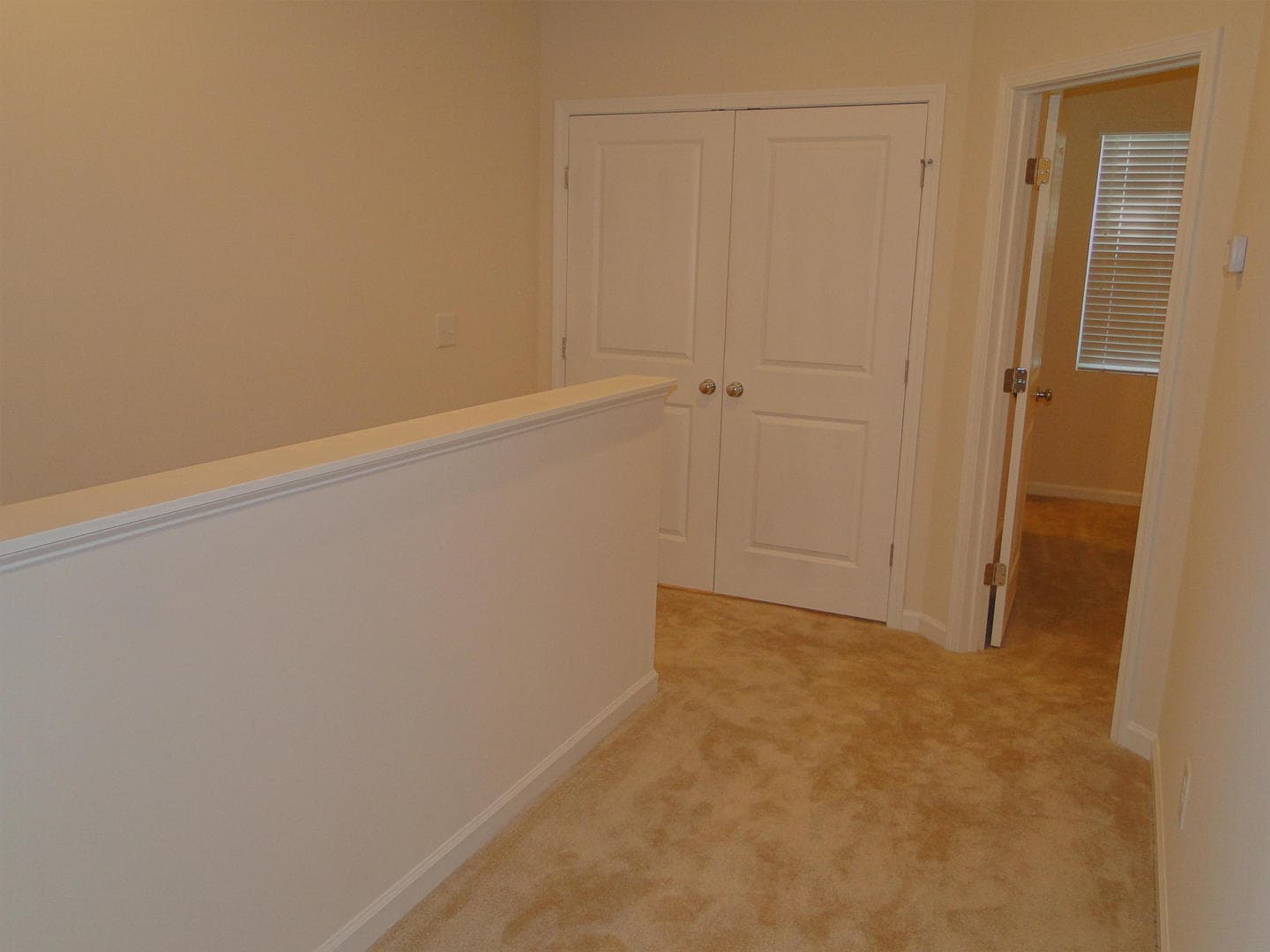 Raleigh House: 8814 Commons Townes Dr