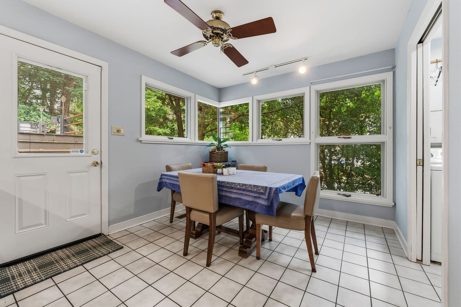Durham House: 3628 Carlisle Dr